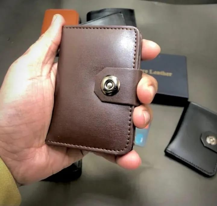 Boy's Leather Wallet Black Mustard Brown Snap Closure Compact Bifold Wallet for Kids & Teens (Color: Black and Brown)